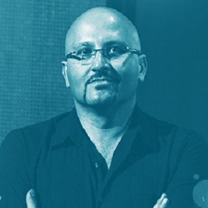 پویا نیک پور