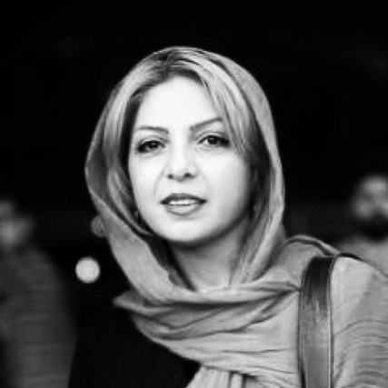 نیلوفر لاری پور