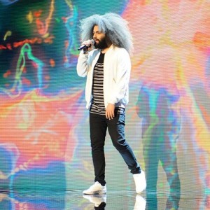 رضا پهلوانی قمی دوست دارم زندگی رو (اجرای زنده)
