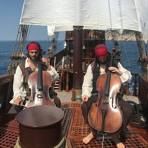 گروه تو چلوز Pirates Of The Caribbean