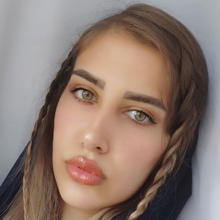 نازلی بیضاوی